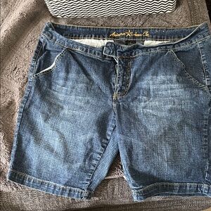 Arizona Jean Company Blue Denim Shorts